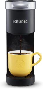 family breakfast coffee maker Keurig K-Mini single-serve with cord storage